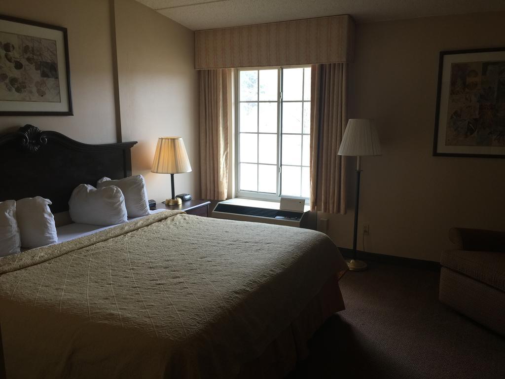 דנוויל Quality Inn & Suites מראה חיצוני תמונה
