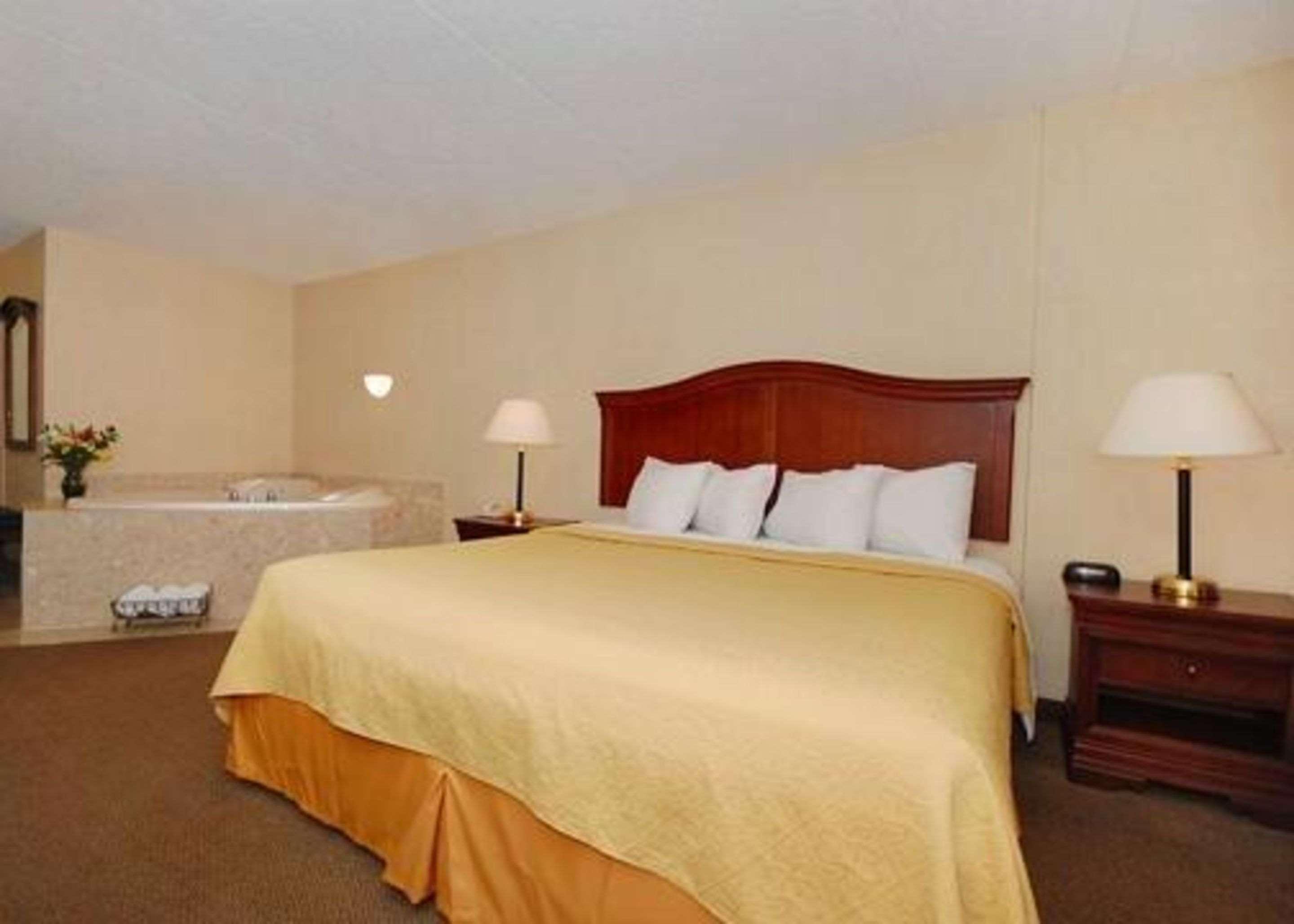 דנוויל Quality Inn & Suites מראה חיצוני תמונה