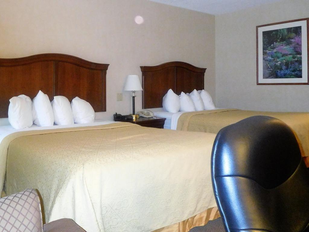 דנוויל Quality Inn & Suites מראה חיצוני תמונה